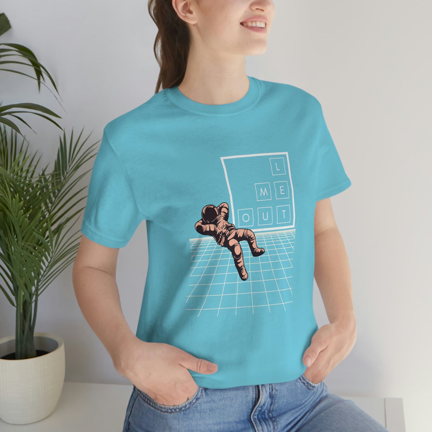 Let me WAY out short sleeve tee